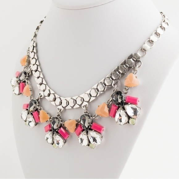 Stella & Dot Callie Statement Necklace Crystal Rhinestone Floral Silver Tone - Picture 7 of 15